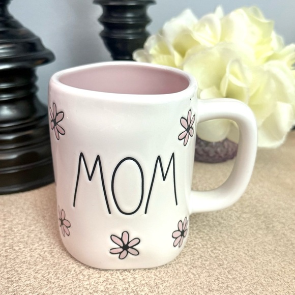New Rae Dunn MOM Ceramic Mug - Picture 2 of 6